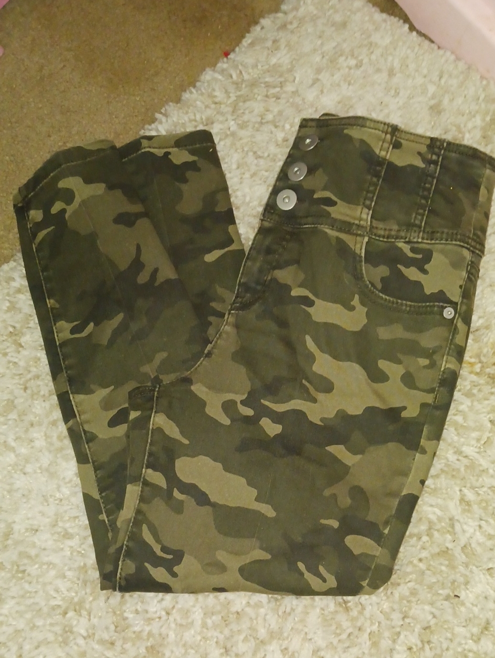 No Boundaries Women's Skinny Camo Jeans in Olive/Khaki